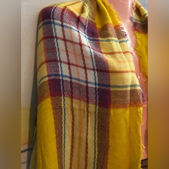 Old Navy Yellow Plaid Flannel Fringe Scarf Wrap NWT - Picture 7 of 14